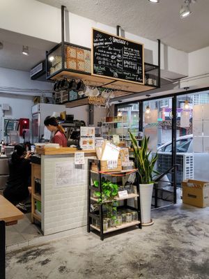 You order and pay at the counter at Ooh Cha Cha - Banqiao in Taipei