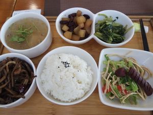 Lunch menu at ZiZai Xuan SuShi LiaoLi in Shanghai