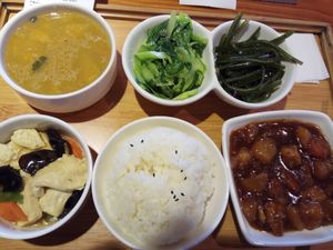 Lunch menu at ZiZai Xuan SuShi LiaoLi in Shanghai