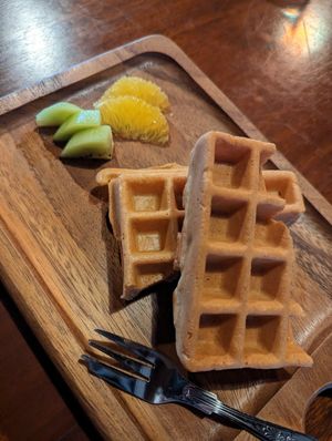 apple cinnamon waffles at Itadakizen in Kyoto
