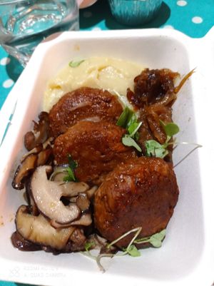 Rabo que no es de toro at Hakuna Matata Veggie in Madrid