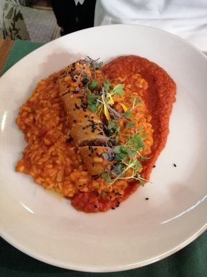 Arroz a la catalana con butifarra at Hakuna Matata Veggie in Madrid