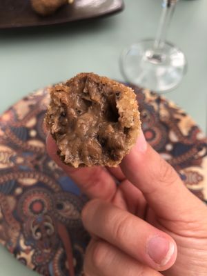 Relleno croquetas de setas at Hakuna Matata Veggie in Madrid