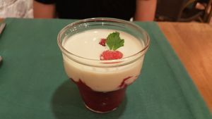 White chocolate and berry dessert at Hakuna Matata Veggie in Madrid