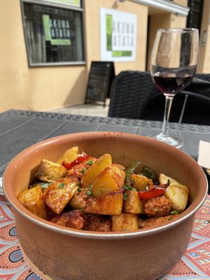 Heura chorizo terrace  at Hakuna Matata Veggie in Madrid