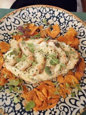 Ensaladilla rusa con langostinos at Hakuna Matata Veggie in Madrid