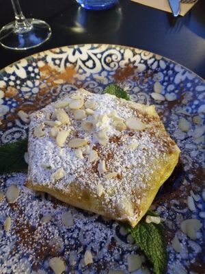 Pastels marroquí at Hakuna Matata Veggie in Madrid