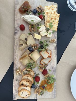 Cheese platter  at Hakuna Matata Veggie in Madrid