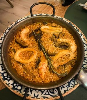 Paella at Hakuna Matata Veggie in Madrid