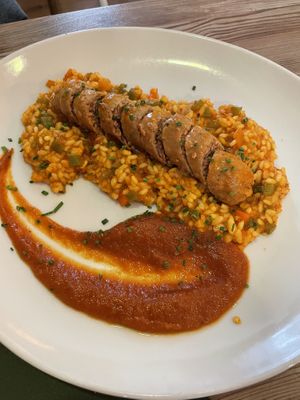 Arroz a la catalana con butifarra blanca vegana  at Hakuna Matata Veggie in Madrid