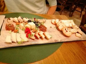 Cheese plate at Hakuna Matata Veggie in Madrid