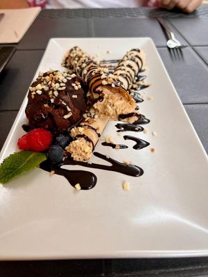 Deconstructed Kinder Bueno at Hakuna Matata Veggie in Madrid