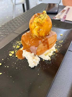 Chocolate Nonut Bomb. at Hakuna Matata Veggie in Madrid