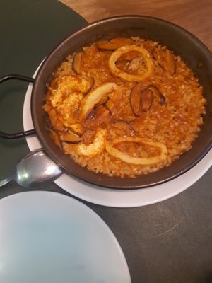 paella at Hakuna Matata Veggie in Madrid