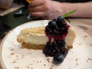 Cheesecake at Hakuna Matata Veggie in Madrid