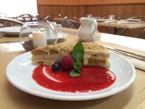 Vegan Carrot cheescacke at Hakuna Matata Veggie in Madrid