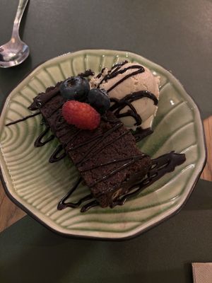 Vegan brownie  at Hakuna Matata Veggie in Madrid