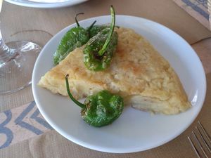 Starter / Spanish tortilla at Hakuna Matata Veggie in Madrid
