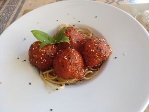 Main course: red lentils meatballs at Hakuna Matata Veggie in Madrid