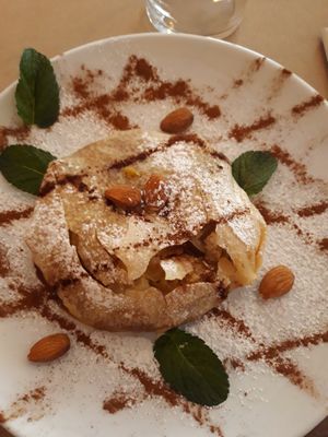 Pastela marroquí at Hakuna Matata Veggie in Madrid