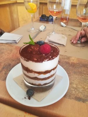 Tiramisu at Hakuna Matata Veggie in Madrid