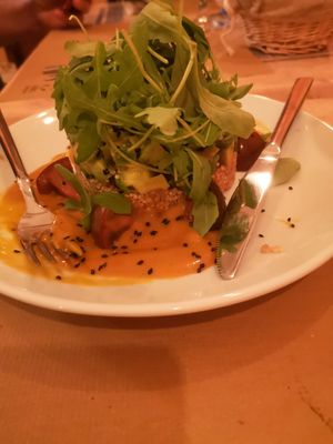 Quinoa salad at Hakuna Matata Veggie in Madrid