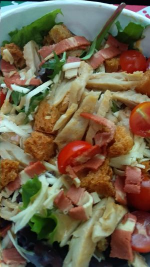Ensalada César at Hakuna Matata Veggie in Madrid
