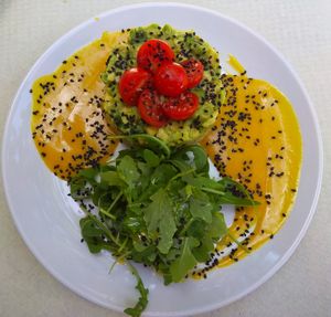 Tartar de quinoa,  aguacate y mango at Hakuna Matata Veggie in Madrid