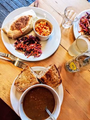 Merci "Happy Cow" pour cette belle découverte ! at The Wildcat in Fort William