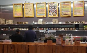 The bar at Kreation Organic Juicery in Pasadena