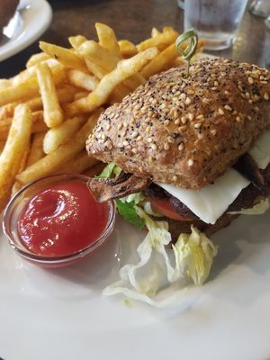 Bakun Cheeze Burger at Ek's Grill in Kelowna