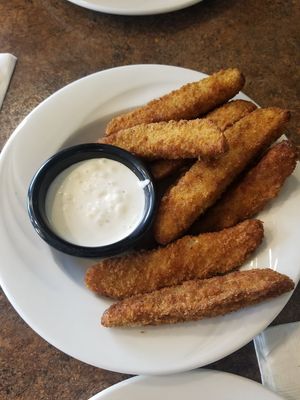 Deep fried pickles with vegan ranch at Ek's Grill in Kelowna