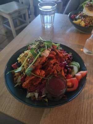 Buddha Bowl - BBQ marinated cashew meat with kimchi mayonnaise at Gott&Reco in Falun