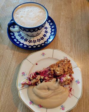 Berry crumb pie, homemade vegan vanilla sauce and coffee. at Gott&Reco in Falun