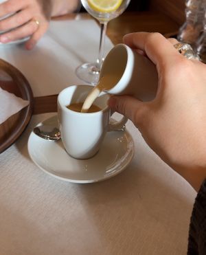 gibt sogar richtig leckere hafermilch zum kaffee (ich tippe auf oatly, echt hammer!!!)😄 #Veganuary at Cafe-Hotel Appenzell in Appenzell