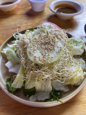 Ensalada de lechuga y pensión at Vege Taco in Mexico City