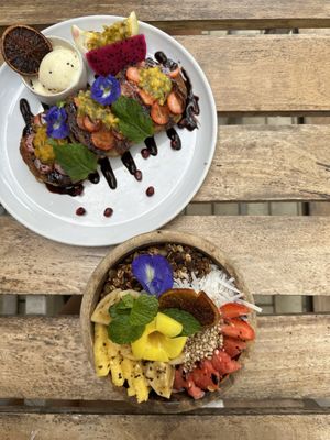 Vegan pancakes (chocolate sauce and vanilla ice cream not vegan)   at Shady Lane in Mirissa