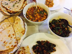 Chana masala, bhindi masala and naans at Khana Khazana in Hong Kong Island