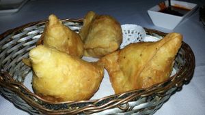 samosas at Khana Khazana in Hong Kong Island