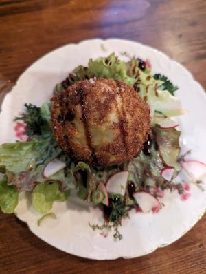Cromesquis: smashes potatoes with mushrooms and parsley inside at Toutes Les Couleurs in Lyon
