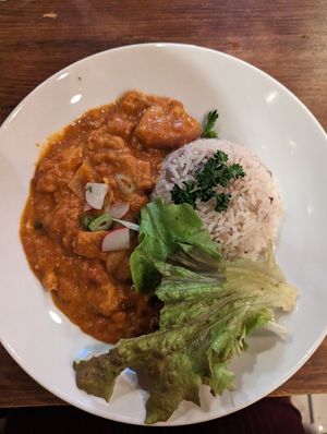 Tofu, chickpeas, rice at Toutes Les Couleurs in Lyon