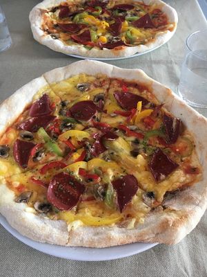 Vegan pizza at Soma Bistro in La Pineda