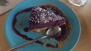 Tarta del dia vegana, de arándanos at Soma Bistro in La Pineda