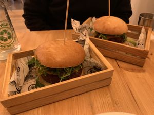 Hamburguesas teriyaki  at Vegan Queen in Murcia