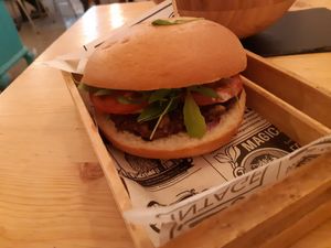 Lentil + mushrooms burger at Vegan Queen in Murcia