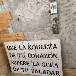 "Que la nobleza de tu corazón supere la gula de tu paladar" at Vegan Queen in Murcia