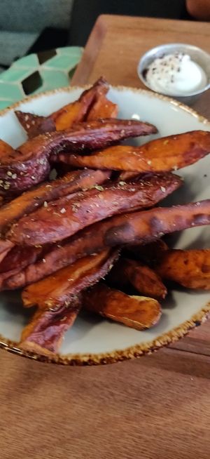 Sweet potato fries at Juicy in Lisbon