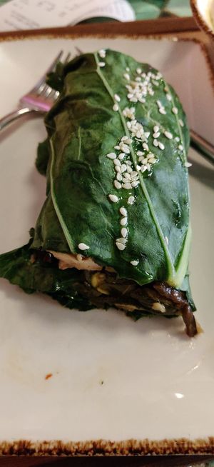 Flat bread tofu at Juicy in Lisbon