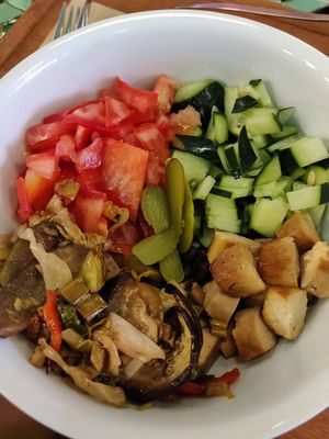 Earth Bowl at Juicy in Lisbon