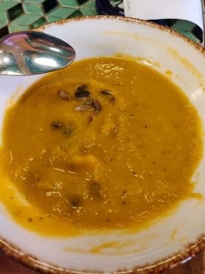 Soup ir The day at Juicy in Lisbon